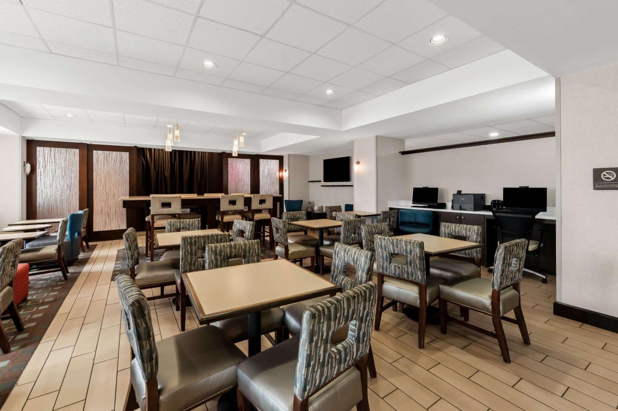 Hampton Inn Pennsville Eksteriør billede